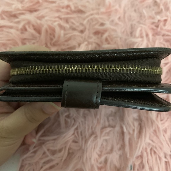 Louis vuitton compact wallet damier ebene - Picture 7 of 13